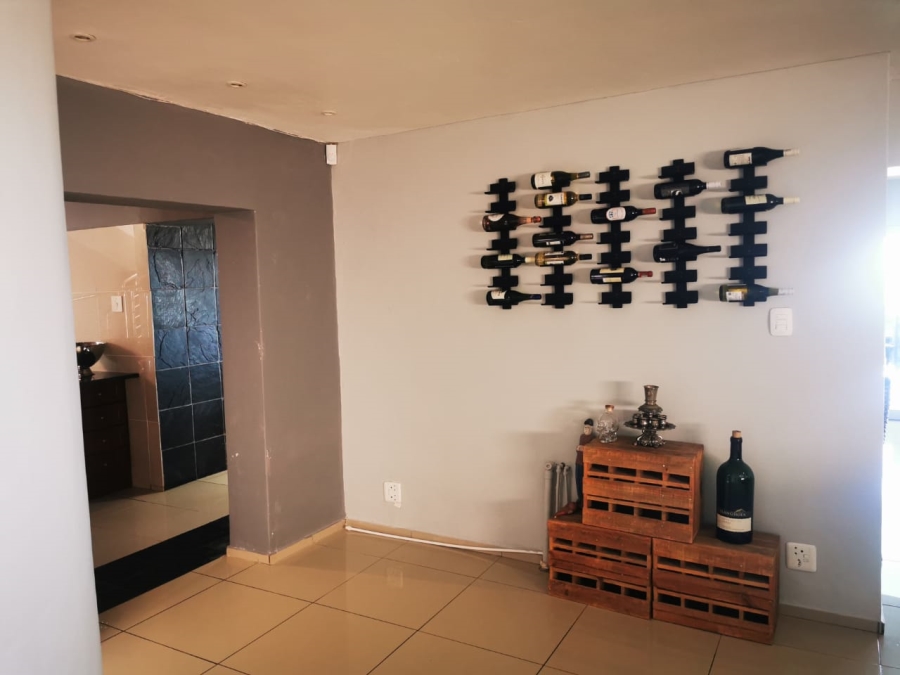 5 Bedroom Property for Sale in Jeffreys Bay Central Eastern Cape